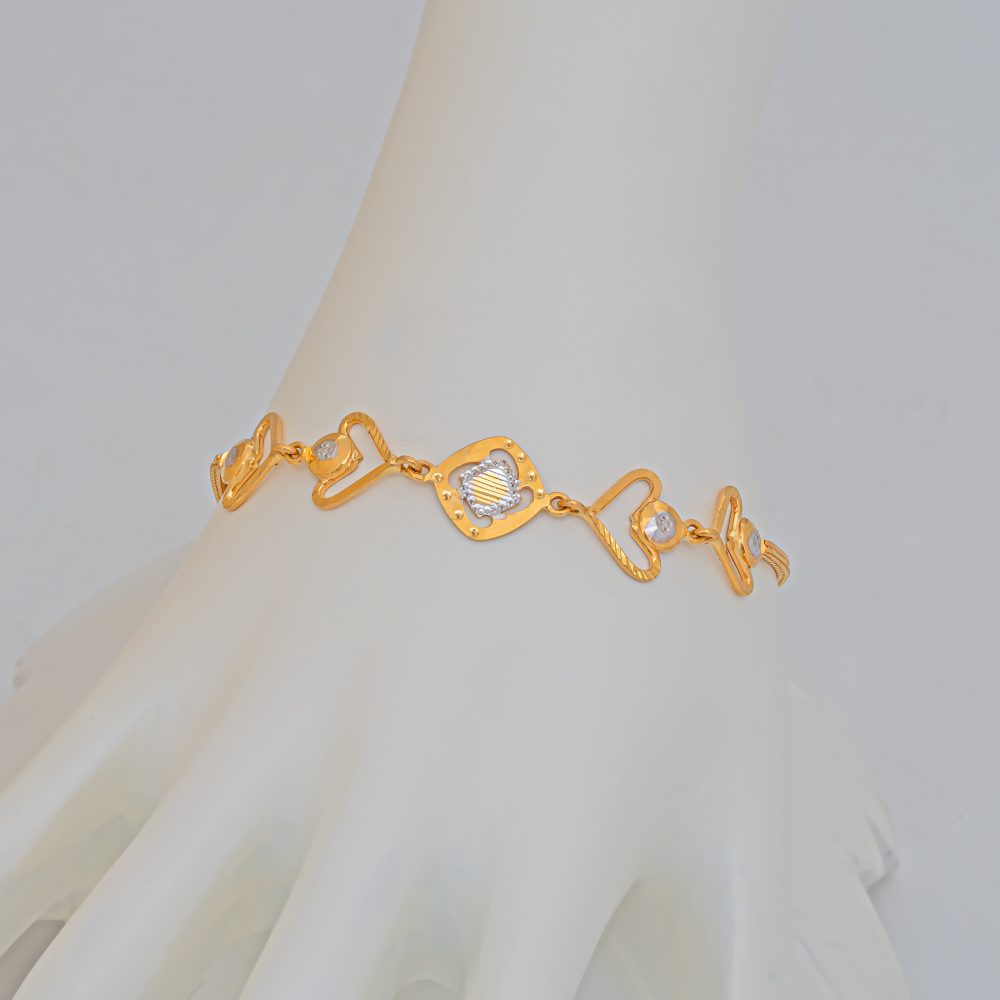 Bracelet by ST Jewellery Manufacturers