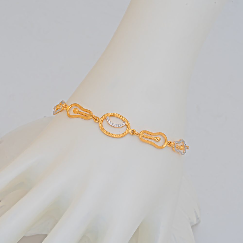 Bracelet by ST Jewellery Manufacturers