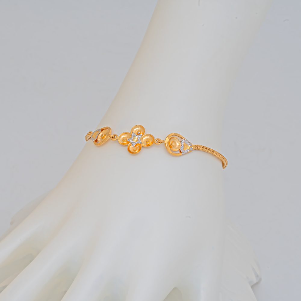 Bracelet by ST Jewellery Manufacturers