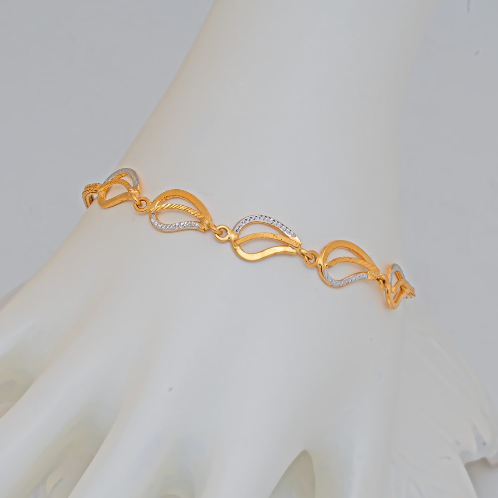 Bracelet by ST Jewellery Manufacturers