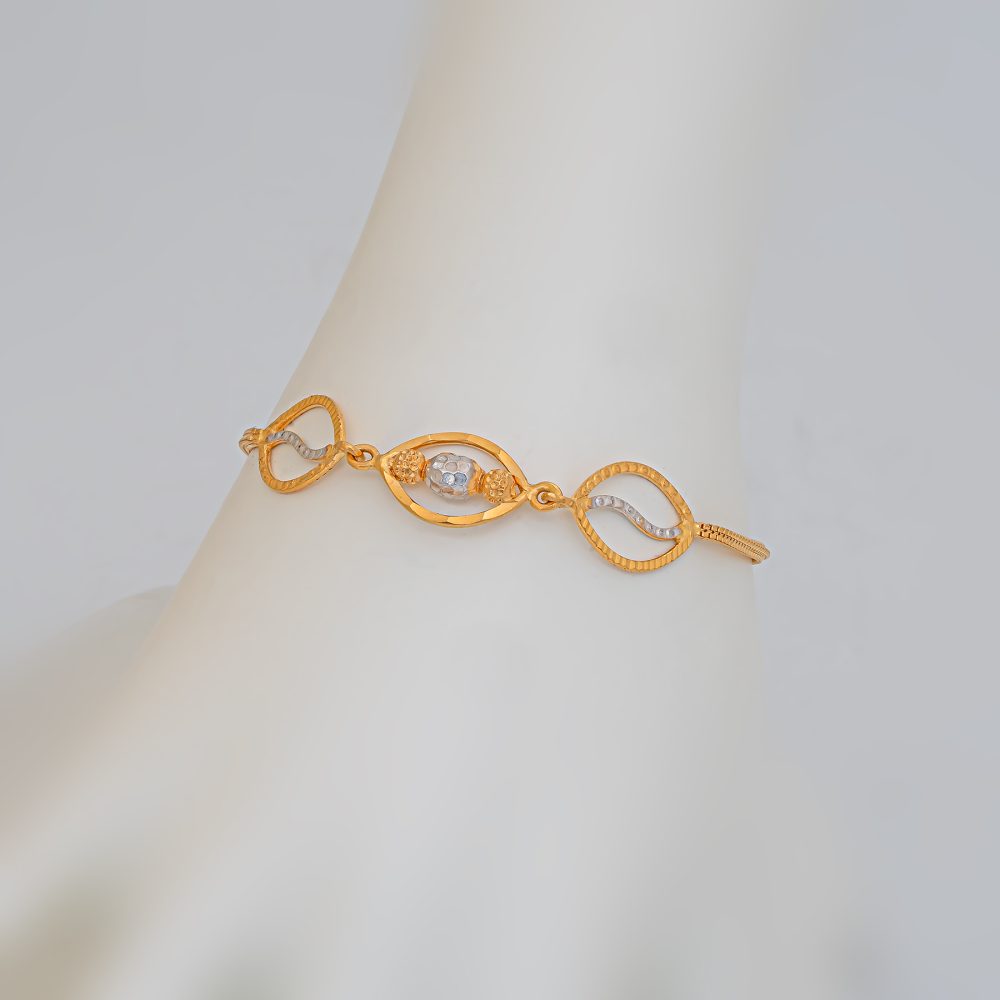 Bracelet by ST Jewellery Manufacturers