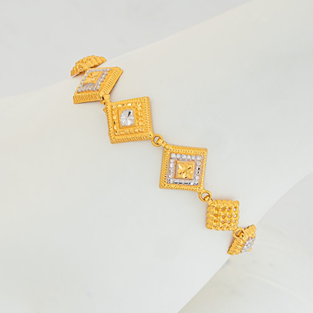 Bracelete by ST Jewellery Manufacturers