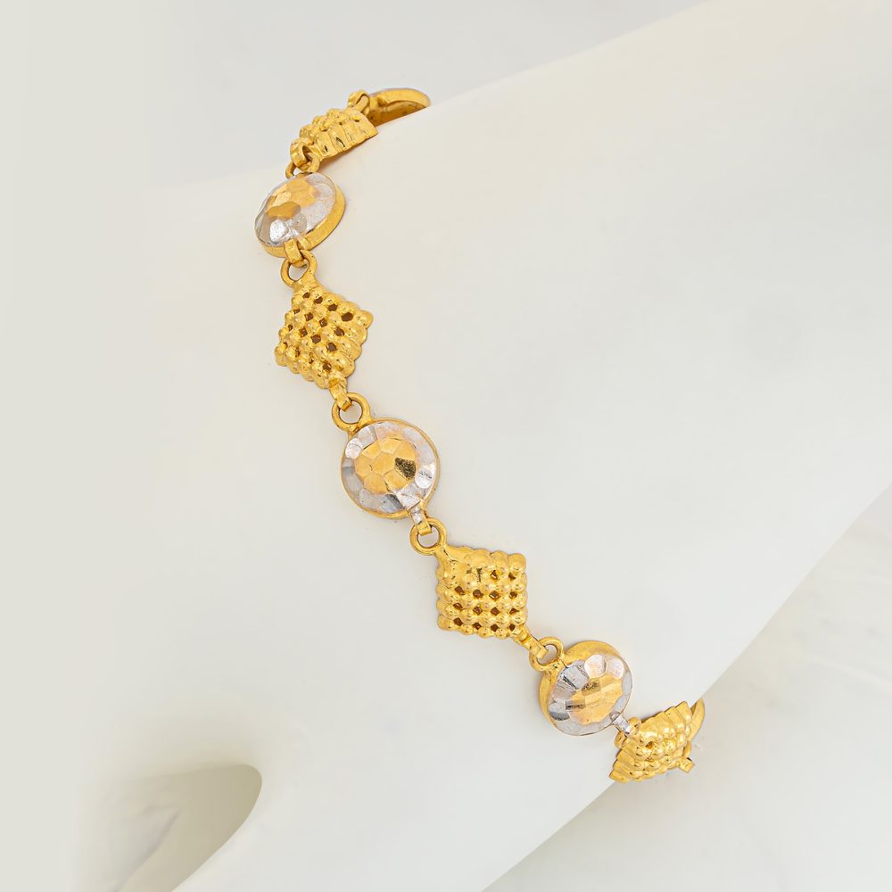 Bracelete by ST Jewellery Manufacturers