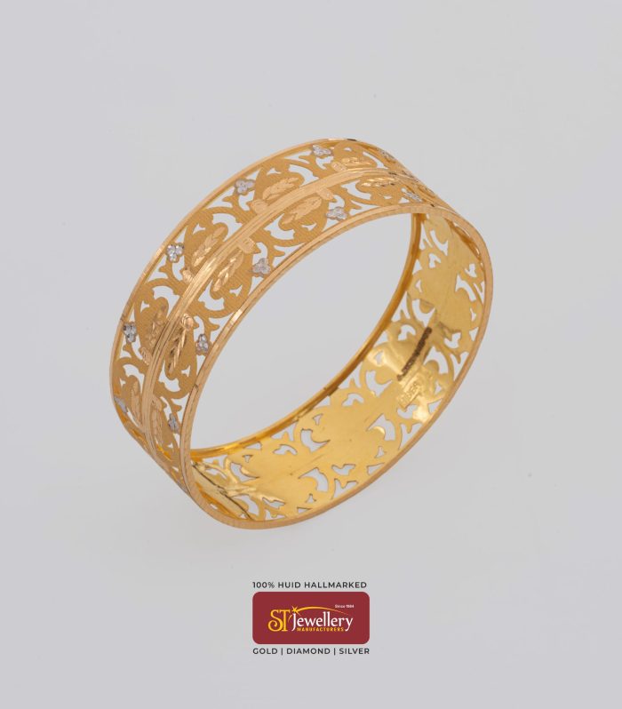 Designer gold bangle with floral filigree pattern – traditional Indian gold jewellery ST Jewellery Kerala