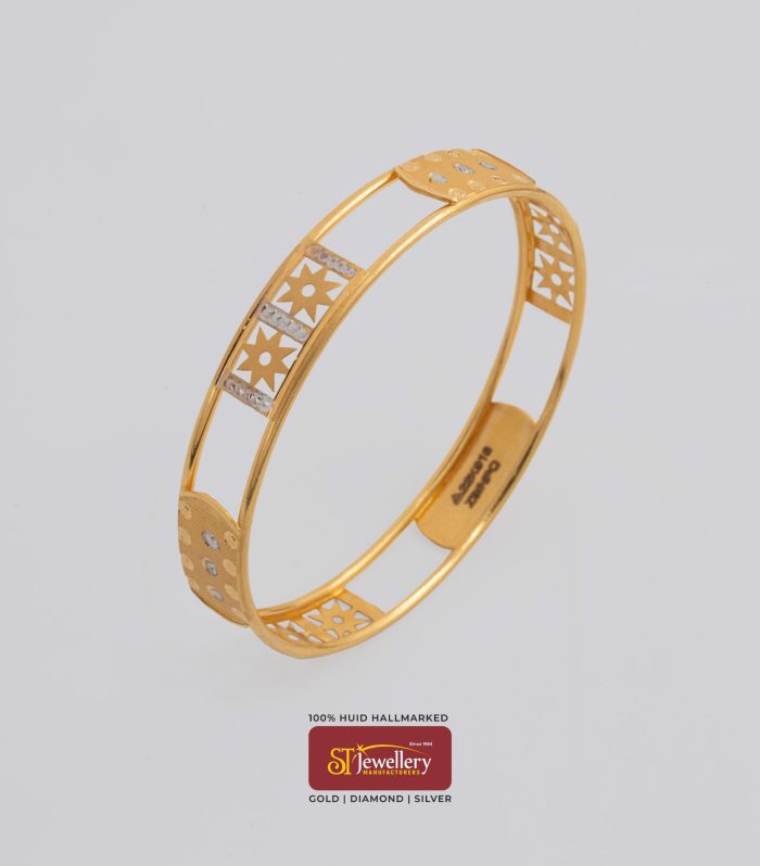 Elegant lightweight gold bangle with geometric floral cutwork design – premium gold jewellery by ST Jewellery Manufacturers Thrissur Kerala